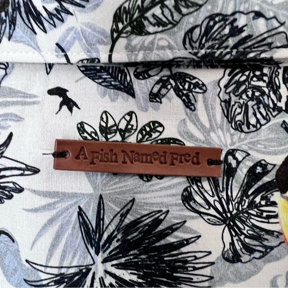 A Fish Named Fred Toucan Leaf Print Colorful Short Sleeve Shirt from Amsterdam M - Picture 11 of 14